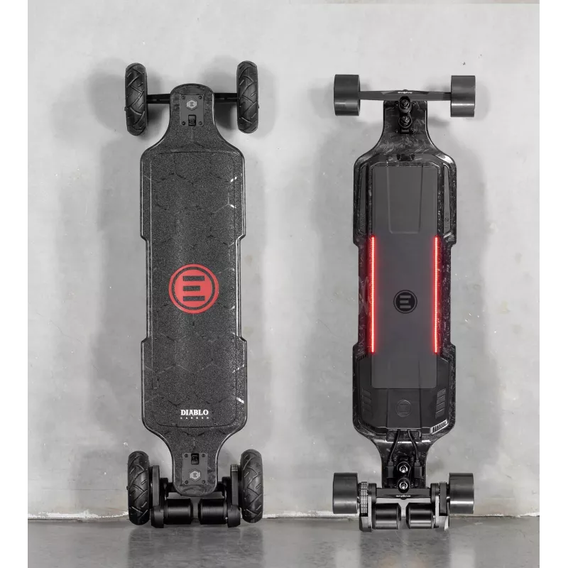 Skateboard électrique Evolve Diablo Carbon, avec une vitesse maximale de 50 km/h et une puissance de 7000W