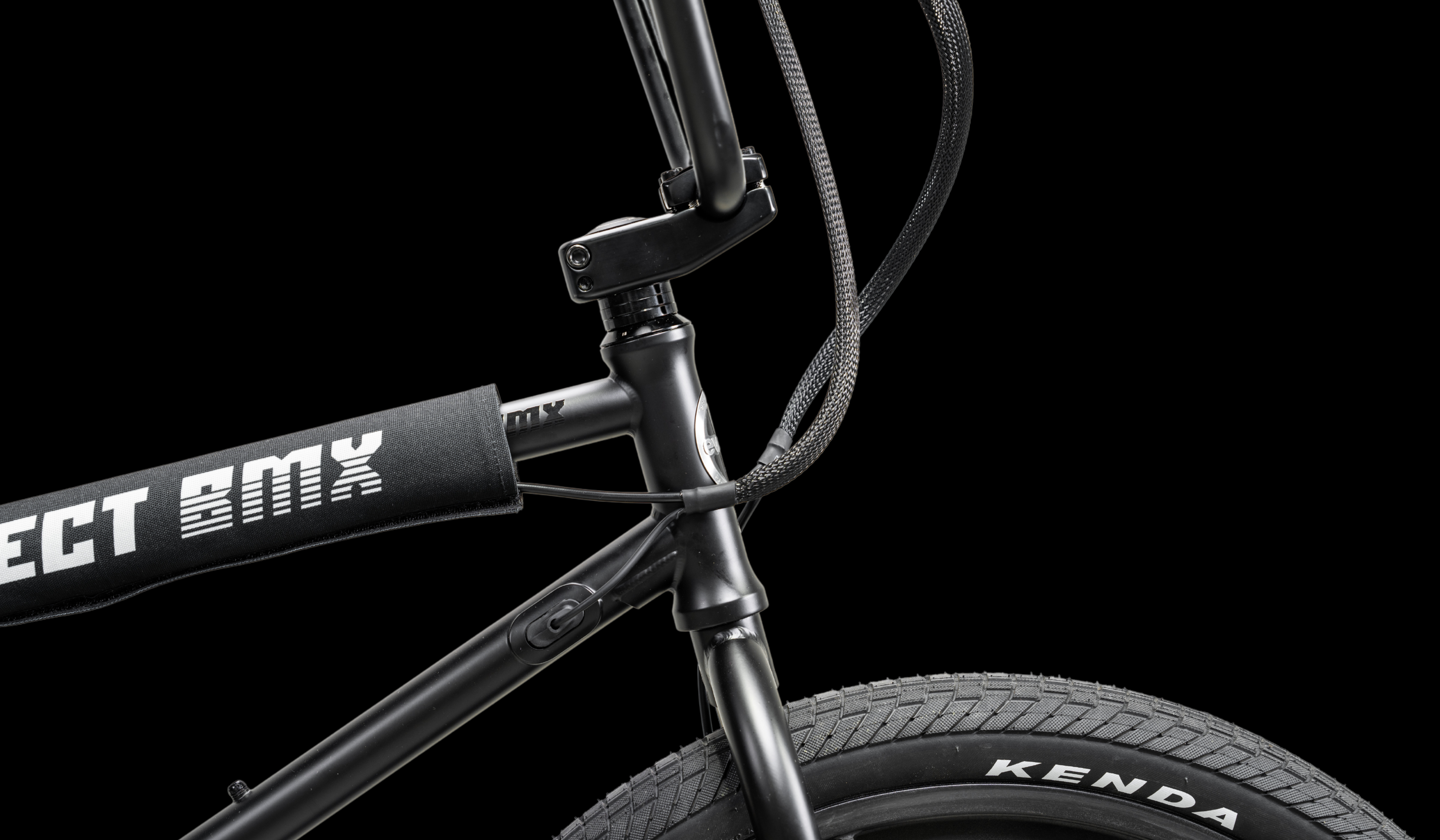 BMX électrique Evolve vue latérale