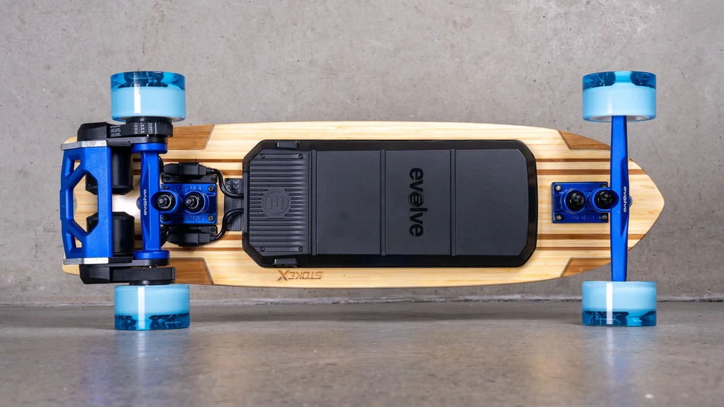 Stoke X Blue Edition - Limiterad Elektrisk Skateboard Evolve Labs