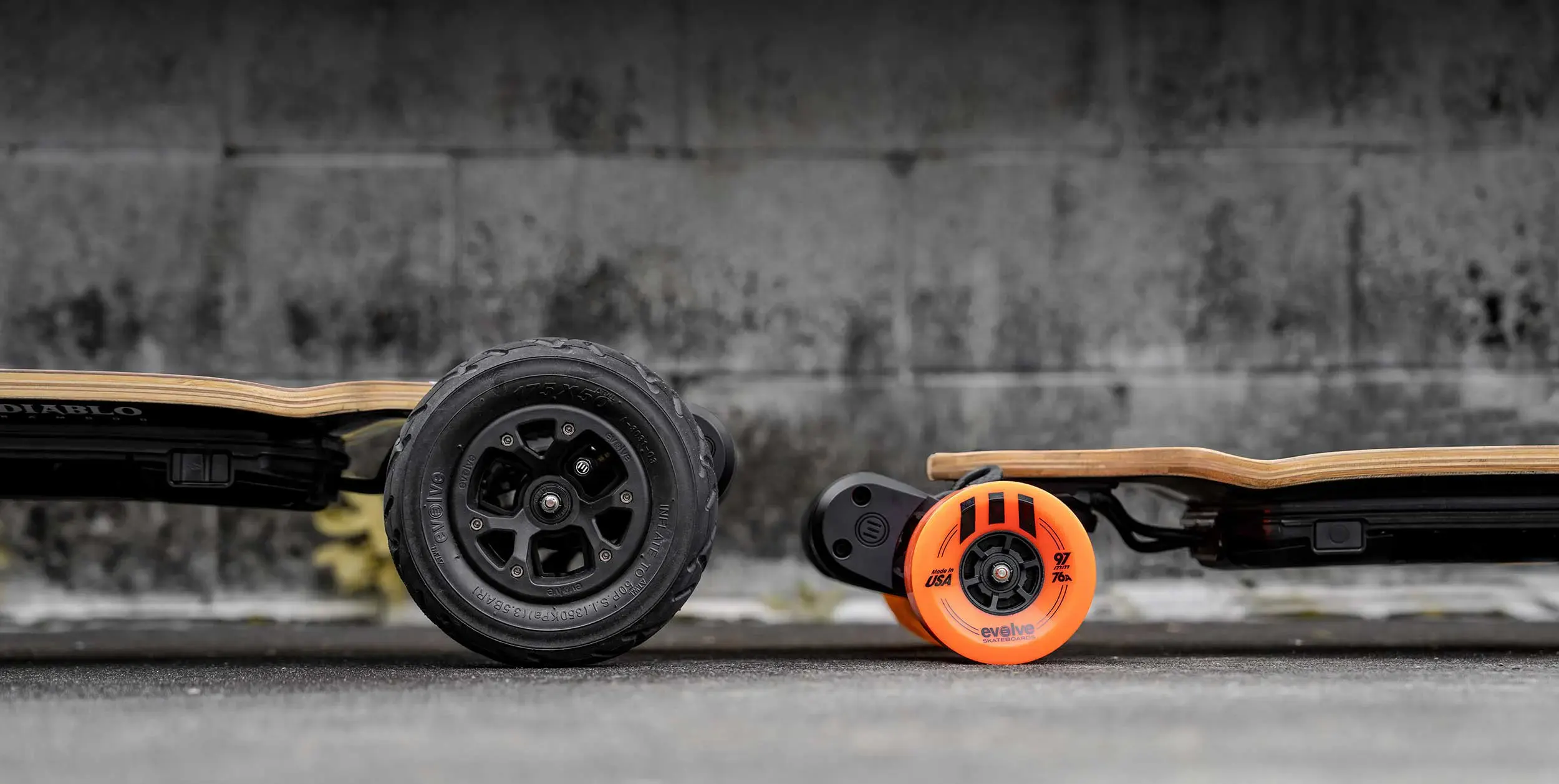 Roues interchangeables du Diablo Bamboo, offrant des configurations street ou tout-terrain pour une polyvalence et une performance adaptées à tous les terrains