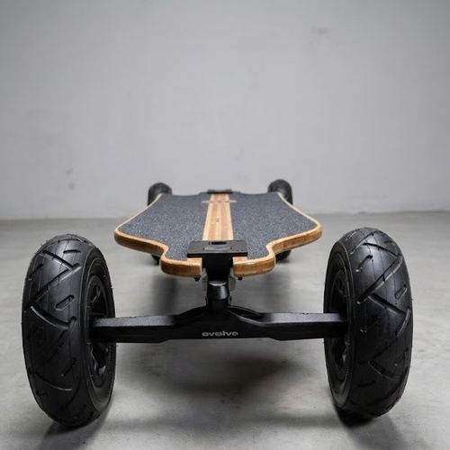 Fusion Black Edition - Skateboard &eacute;lectrique Evolve &eacute;dition limit&eacute;e noir