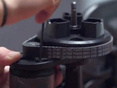 Come regolare la tensione della cinghia sul tuo skateboard elettrico Evolve